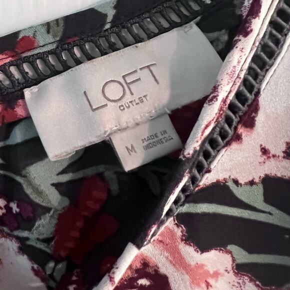 LOFT Outlet Floral Blouse Size M - Picture 3 of 5